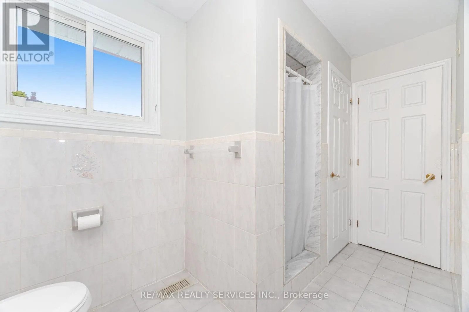 2 MORNINGSTAR COURT