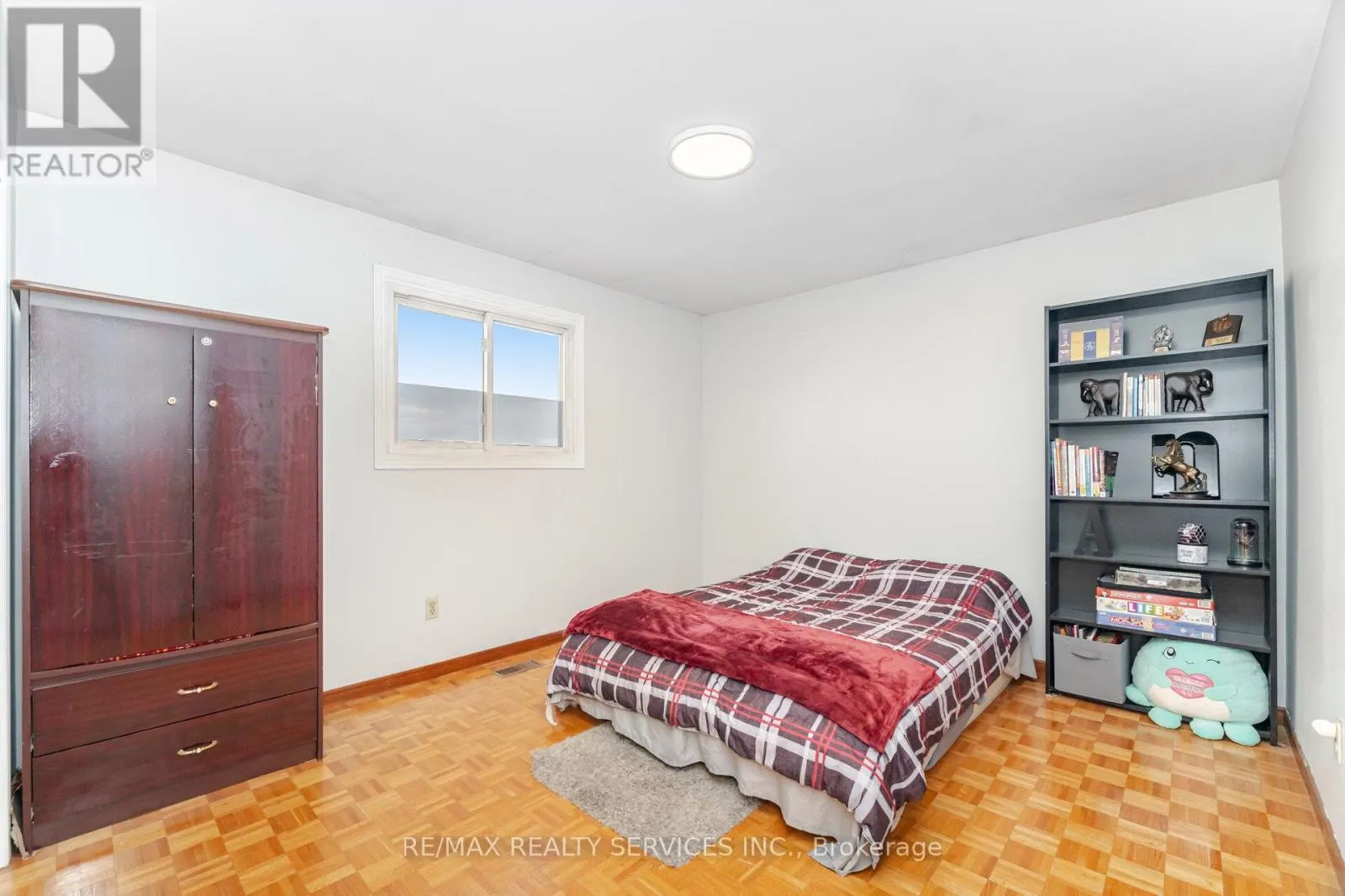 2 MORNINGSTAR COURT