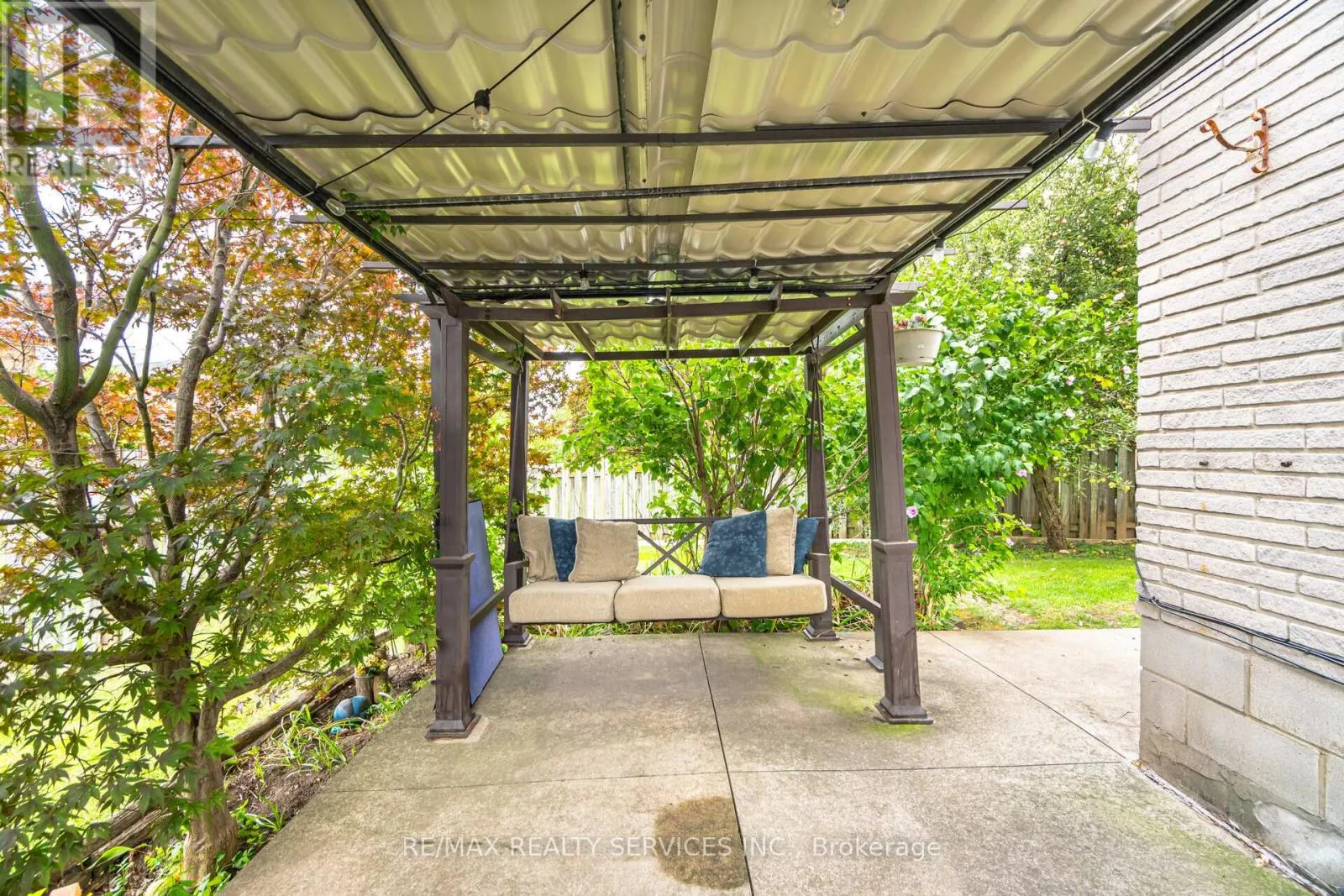 2 MORNINGSTAR COURT