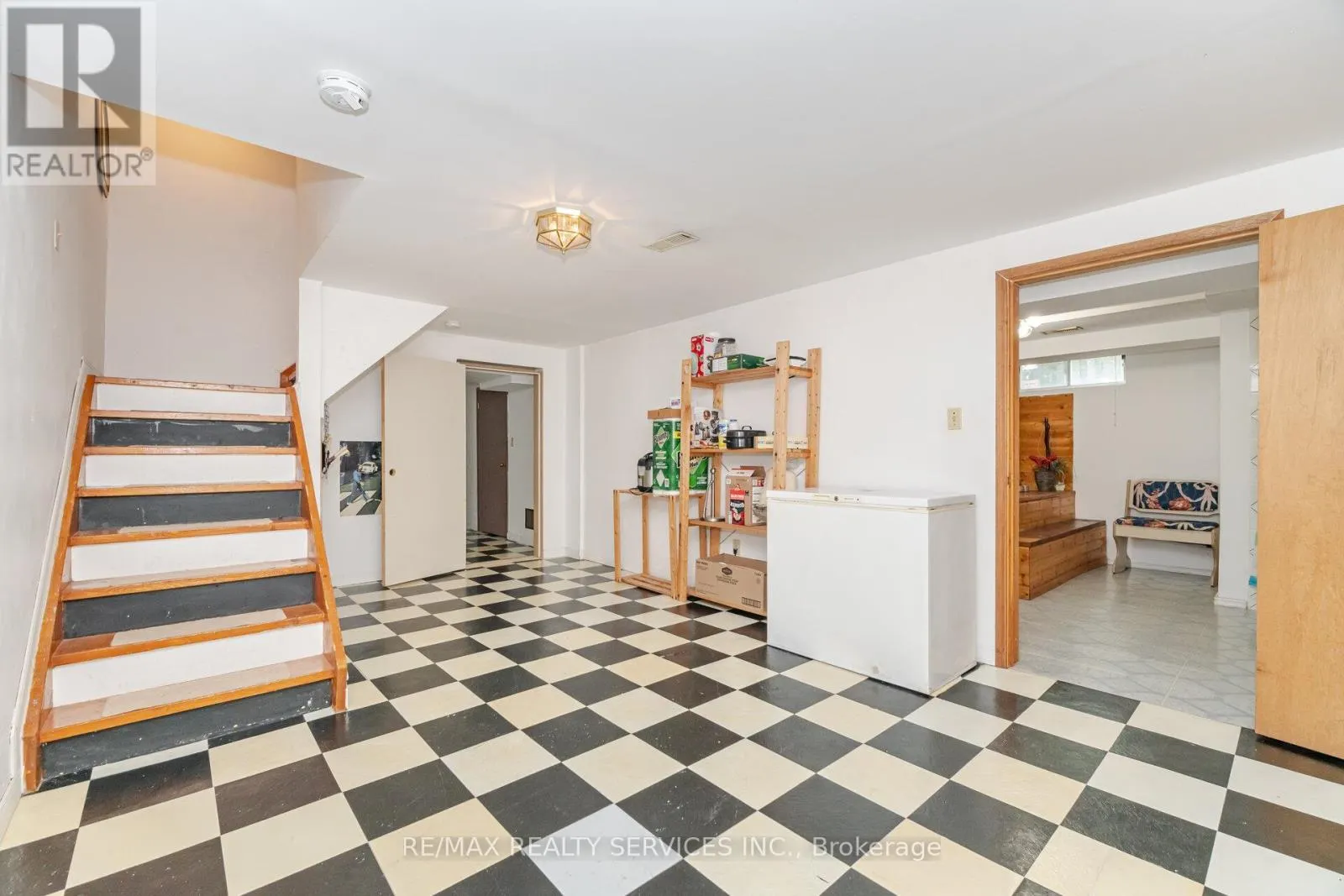 2 MORNINGSTAR COURT