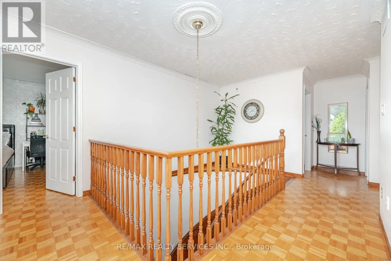 2 MORNINGSTAR COURT