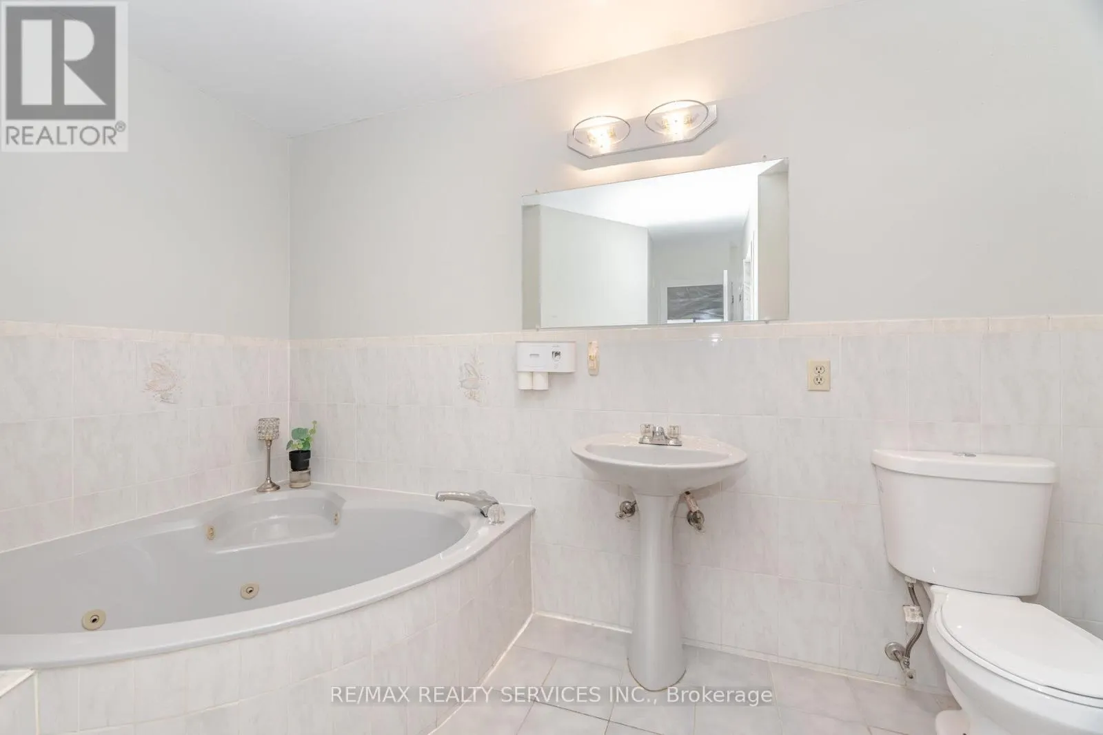 2 MORNINGSTAR COURT