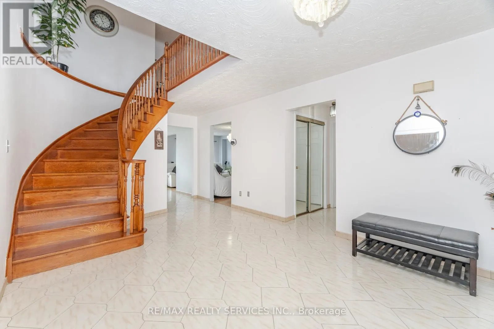 2 MORNINGSTAR COURT