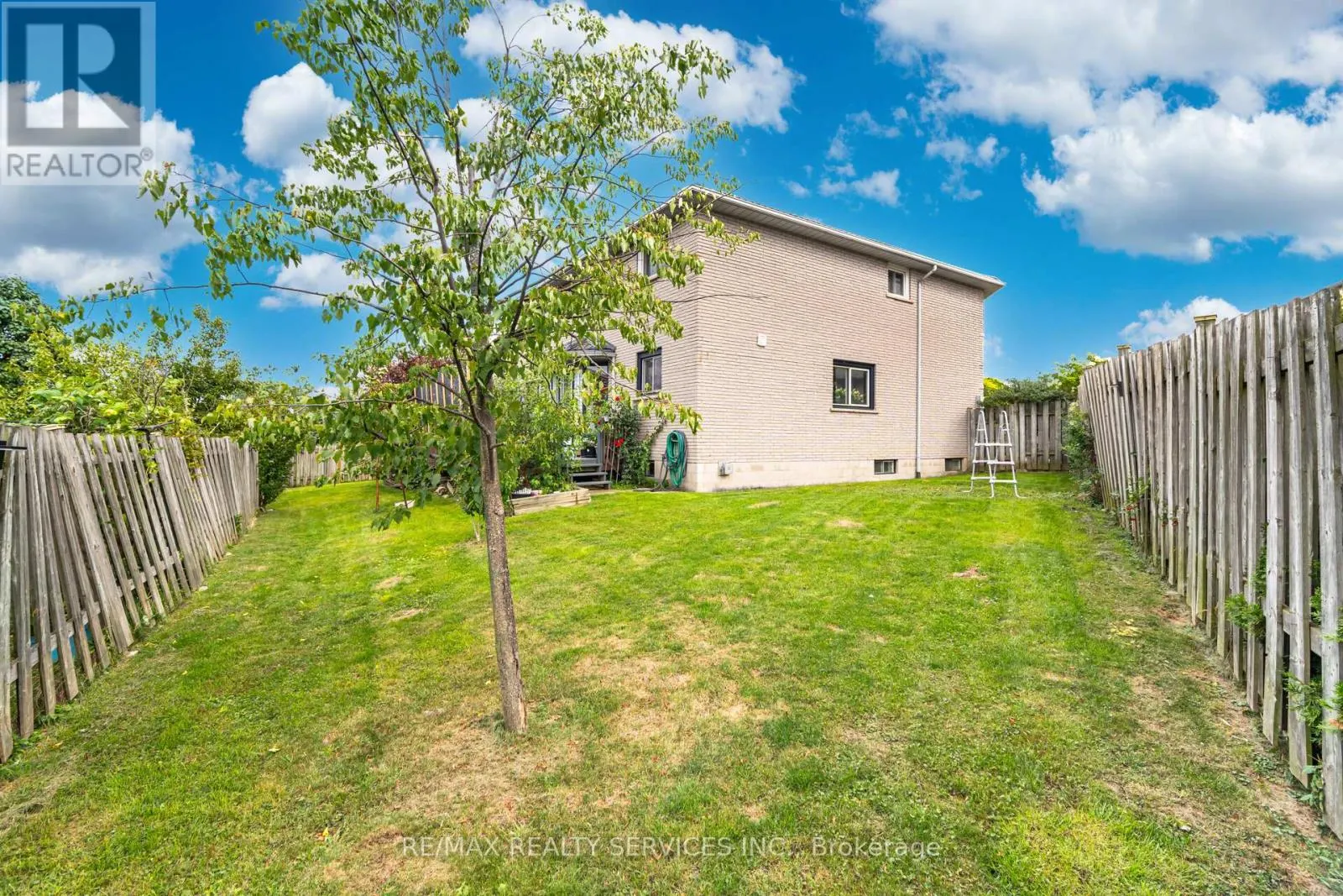 2 MORNINGSTAR COURT