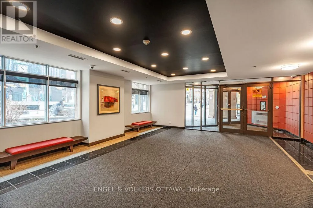 1403 - 445 LAURIER AVENUE W