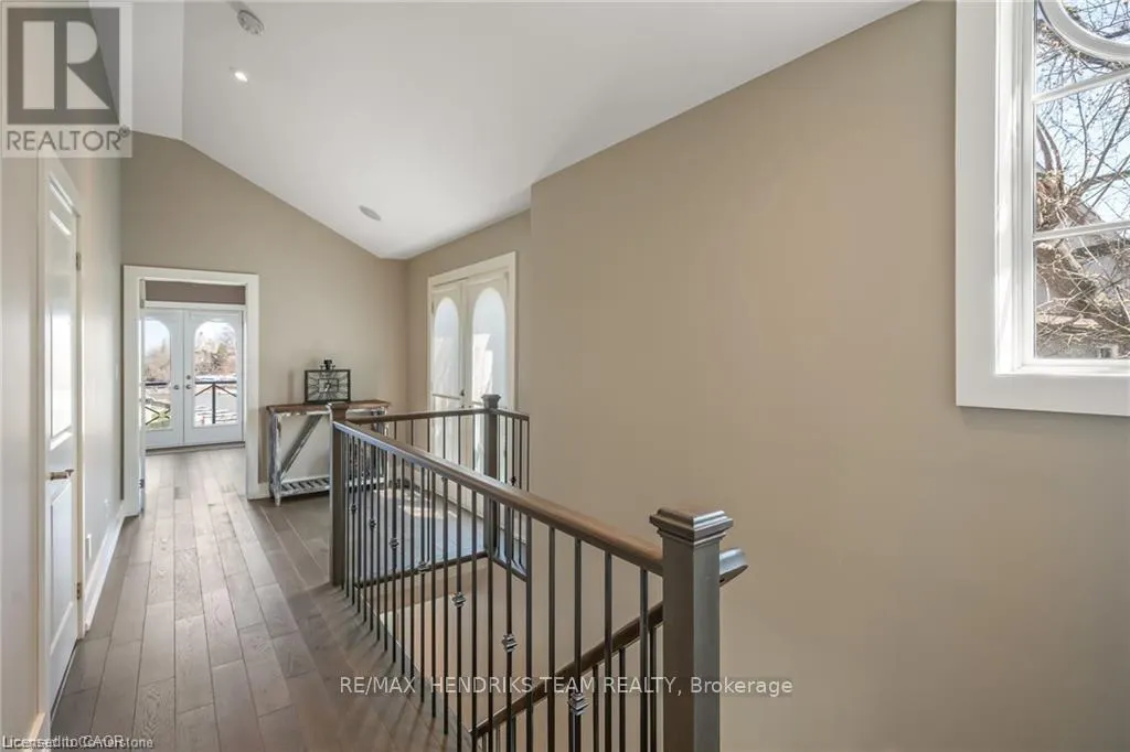 20 - 19 LAKE STREET, #20