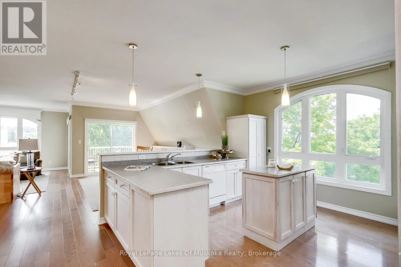 401 - 31 DAIRY LANE, #401