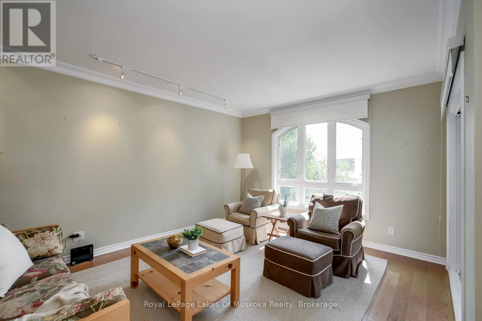 401 - 31 DAIRY LANE, #401