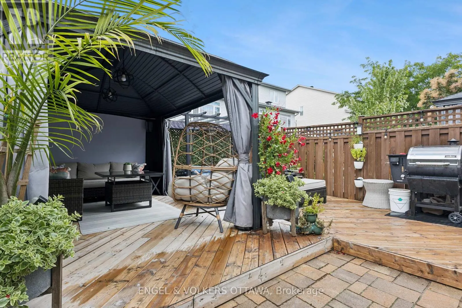 247 ROLLING MEADOW CRESCENT