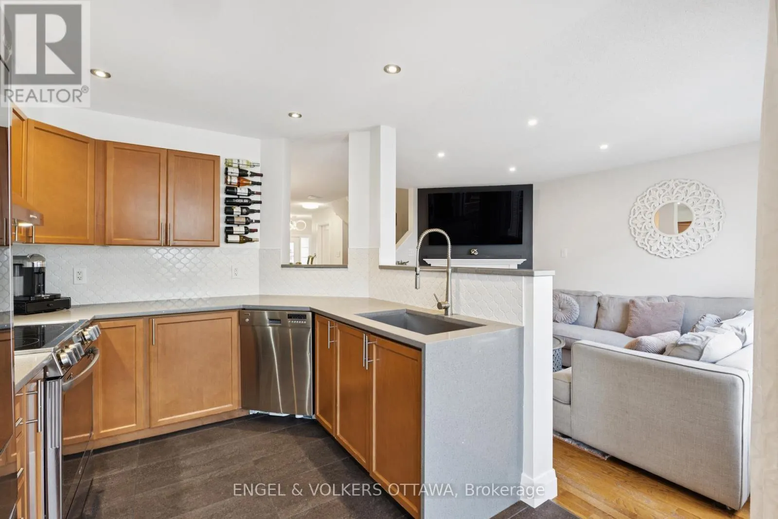 247 ROLLING MEADOW CRESCENT