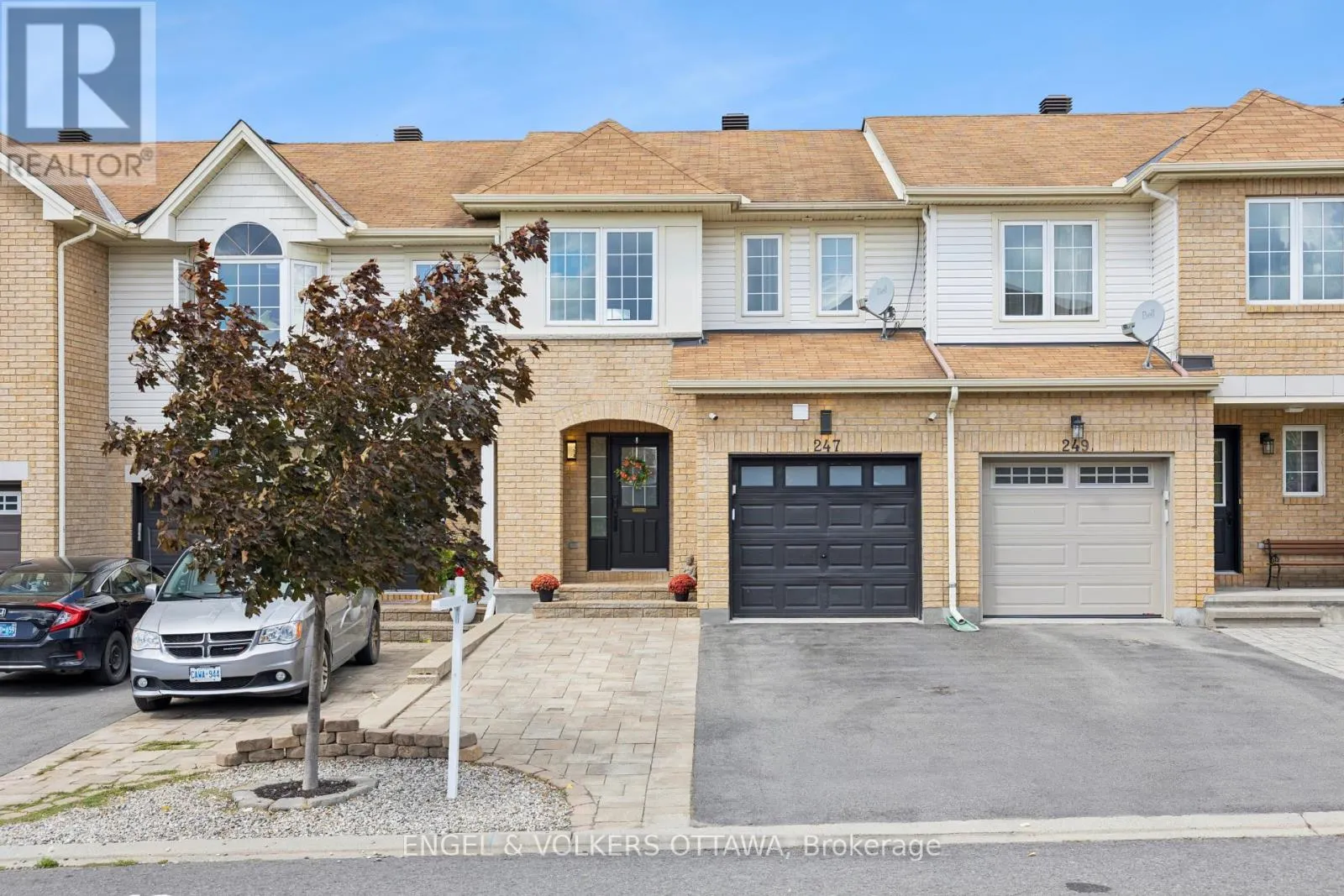 247 ROLLING MEADOW CRESCENT