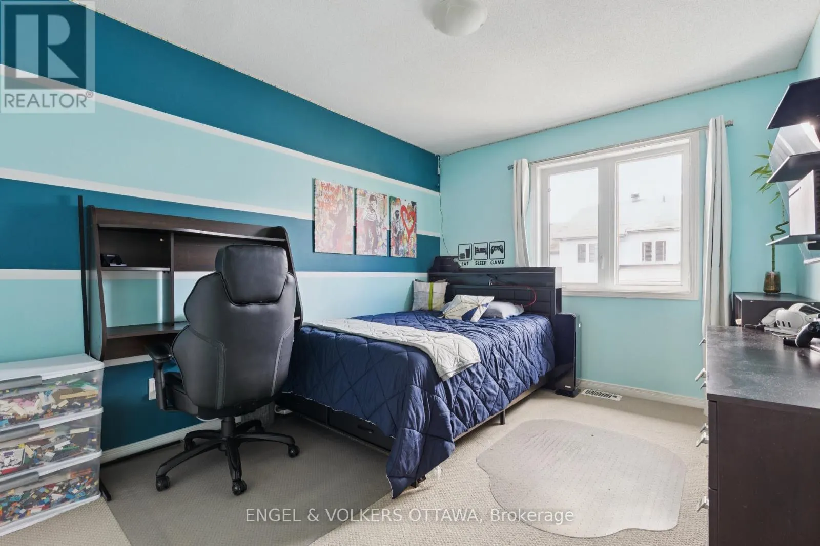 247 ROLLING MEADOW CRESCENT