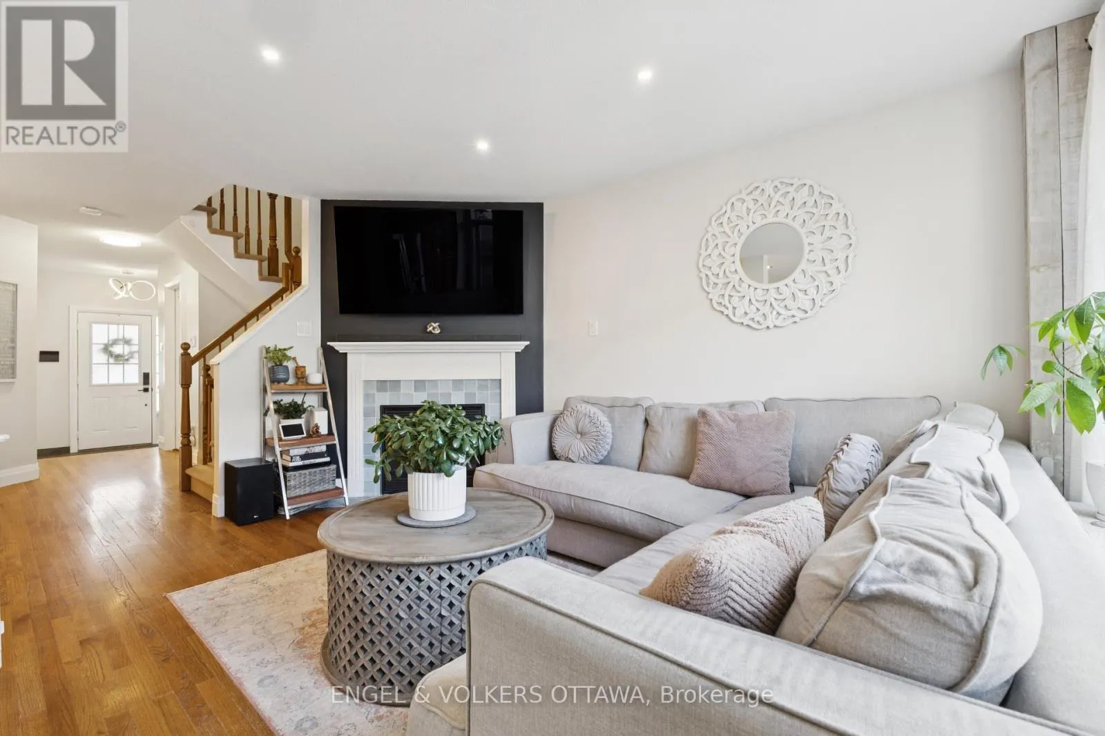 247 ROLLING MEADOW CRESCENT