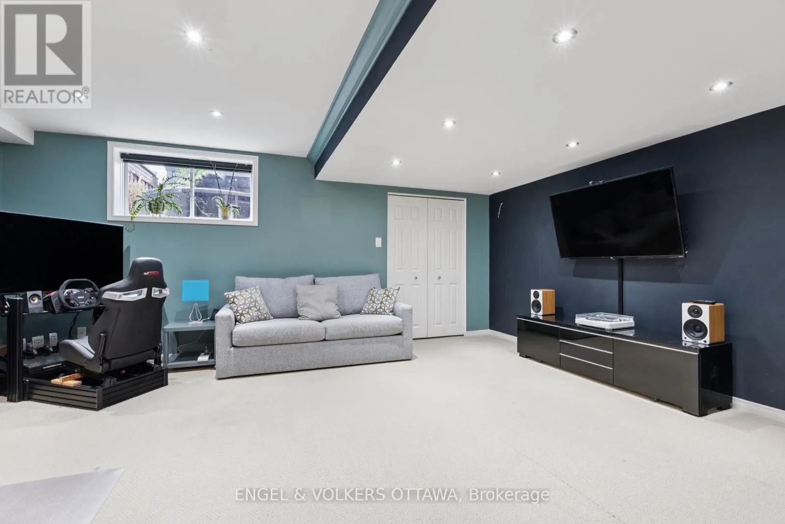 247 ROLLING MEADOW CRESCENT