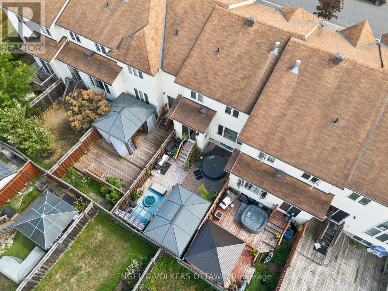 247 ROLLING MEADOW CRESCENT