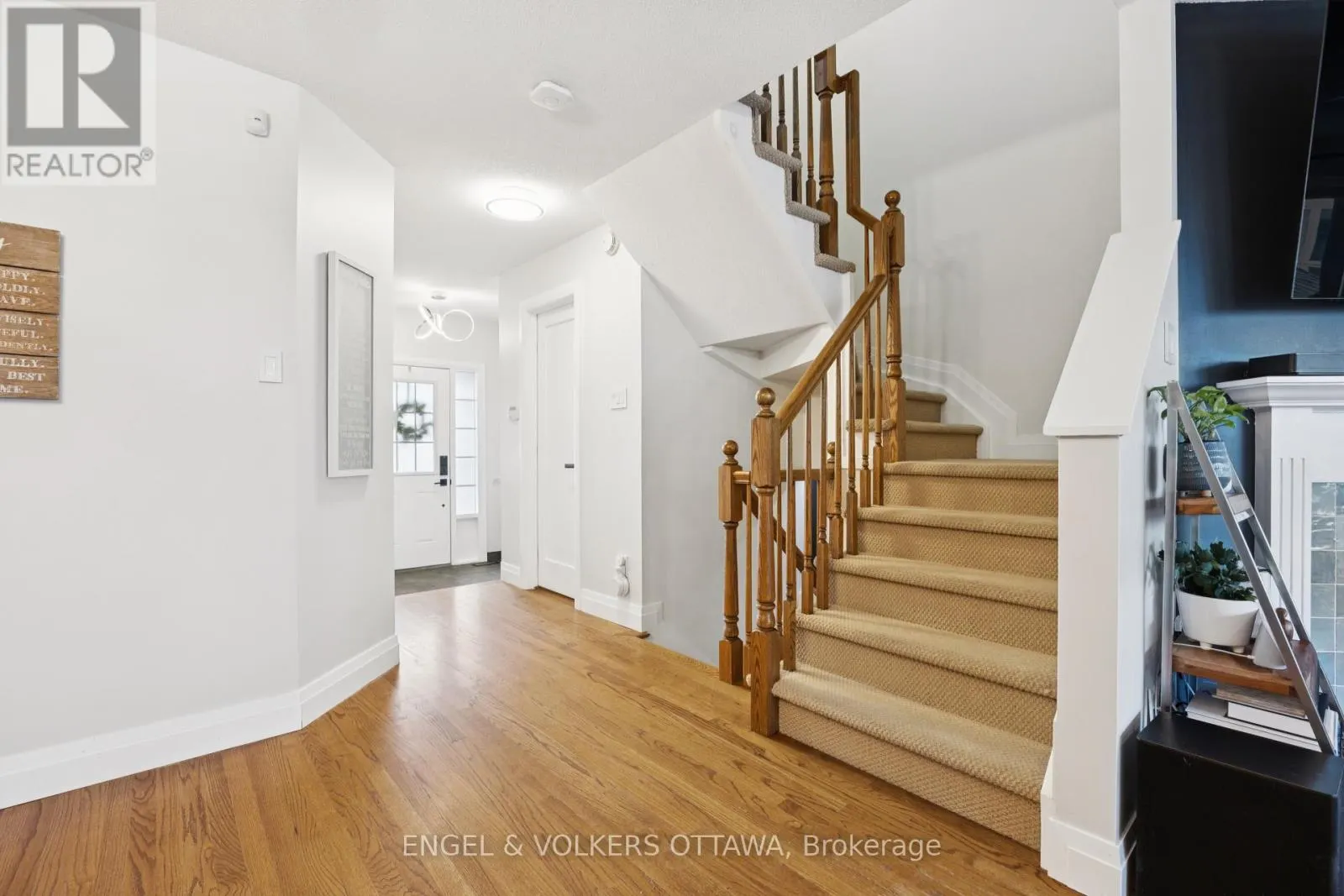247 ROLLING MEADOW CRESCENT