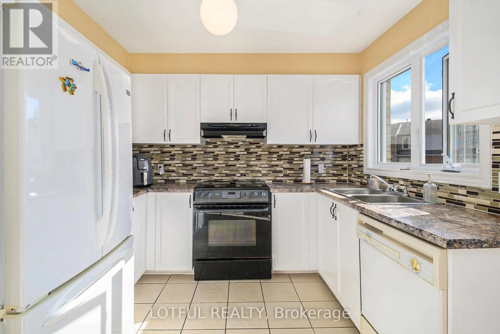 1670 LOCKSLEY LANE