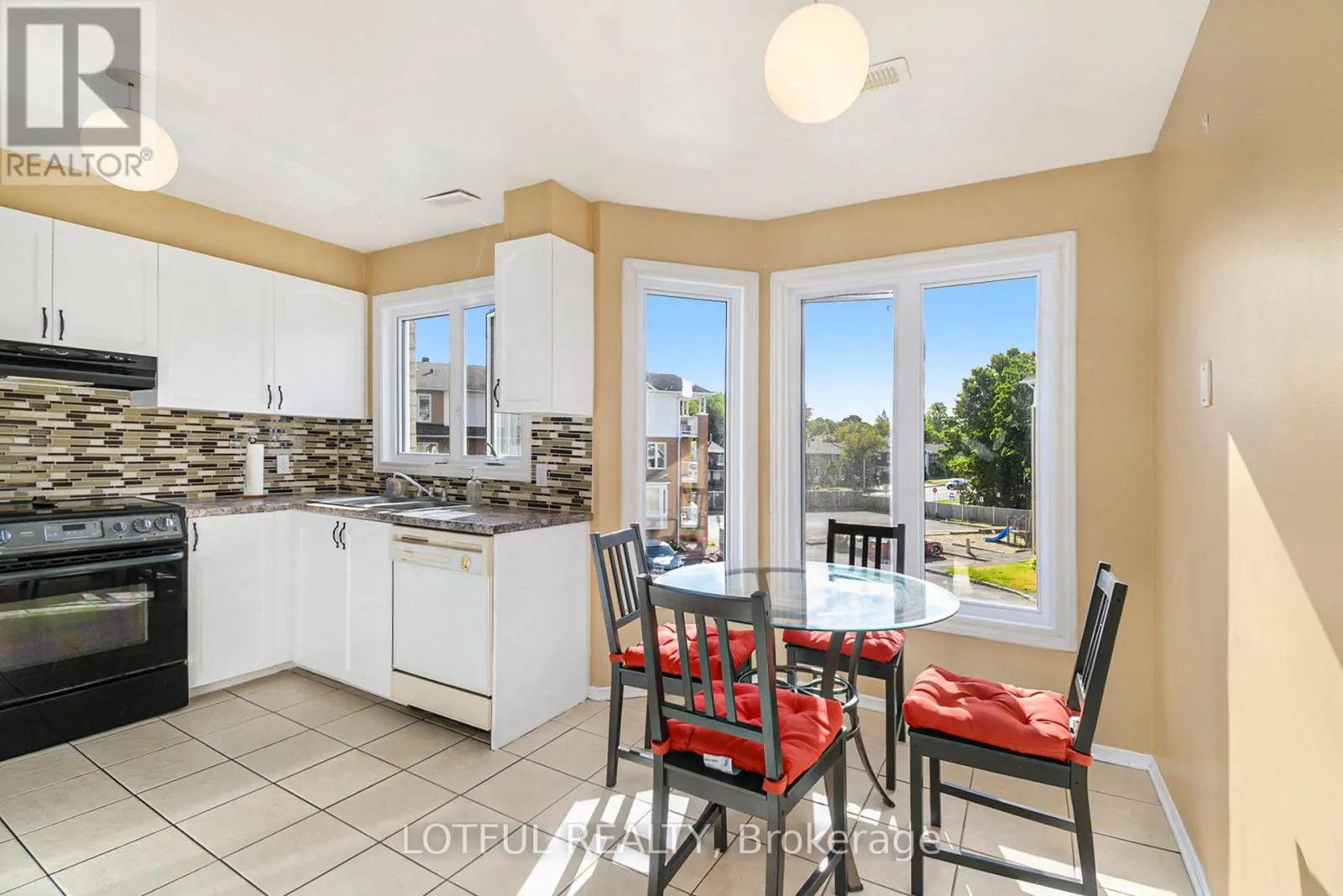 1670 LOCKSLEY LANE