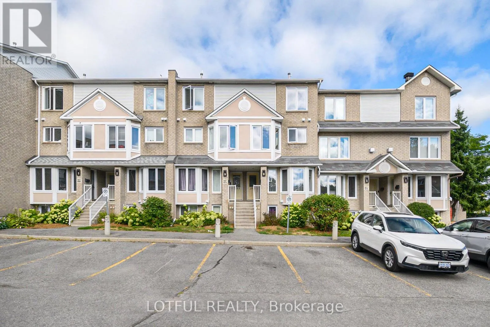 1670 LOCKSLEY LANE