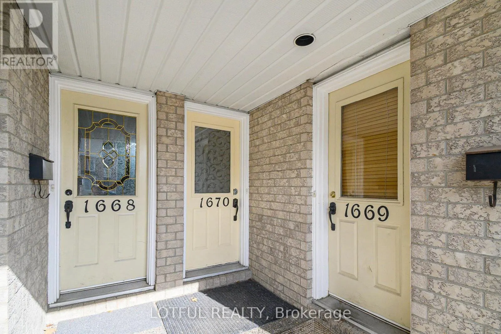 1670 LOCKSLEY LANE