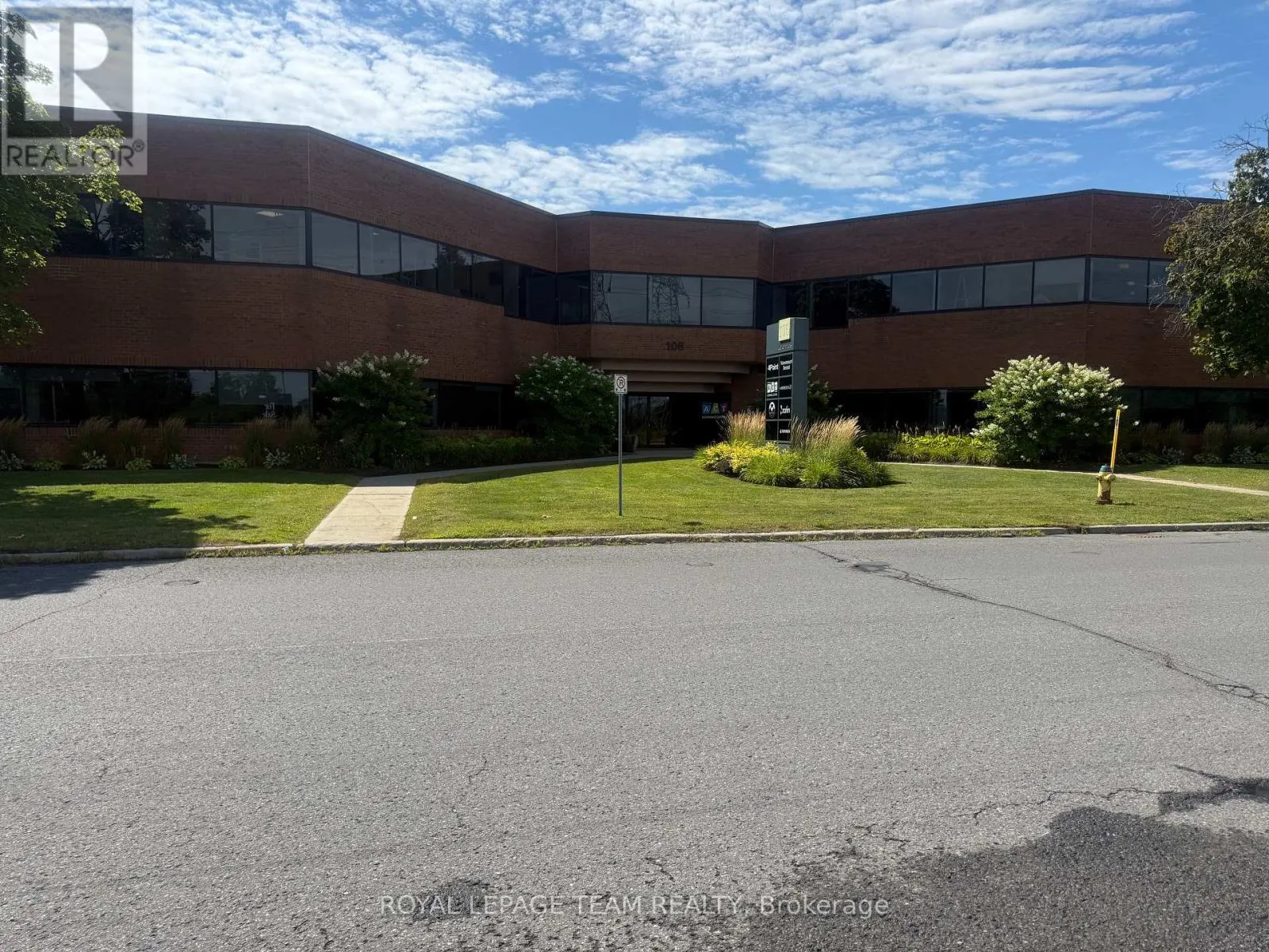 230 - 106 COLONNADE ROAD N