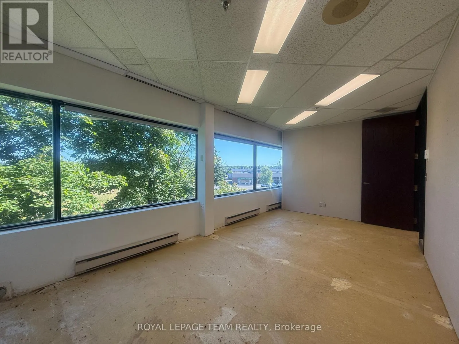 230 - 106 COLONNADE ROAD N