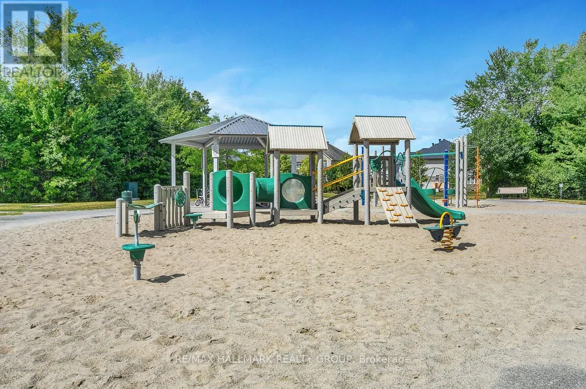 755 BOWERCREST CRESCENT