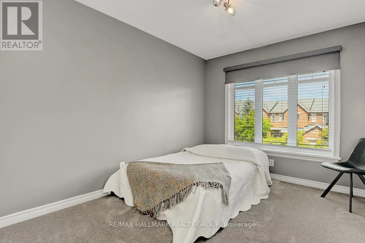 755 BOWERCREST CRESCENT