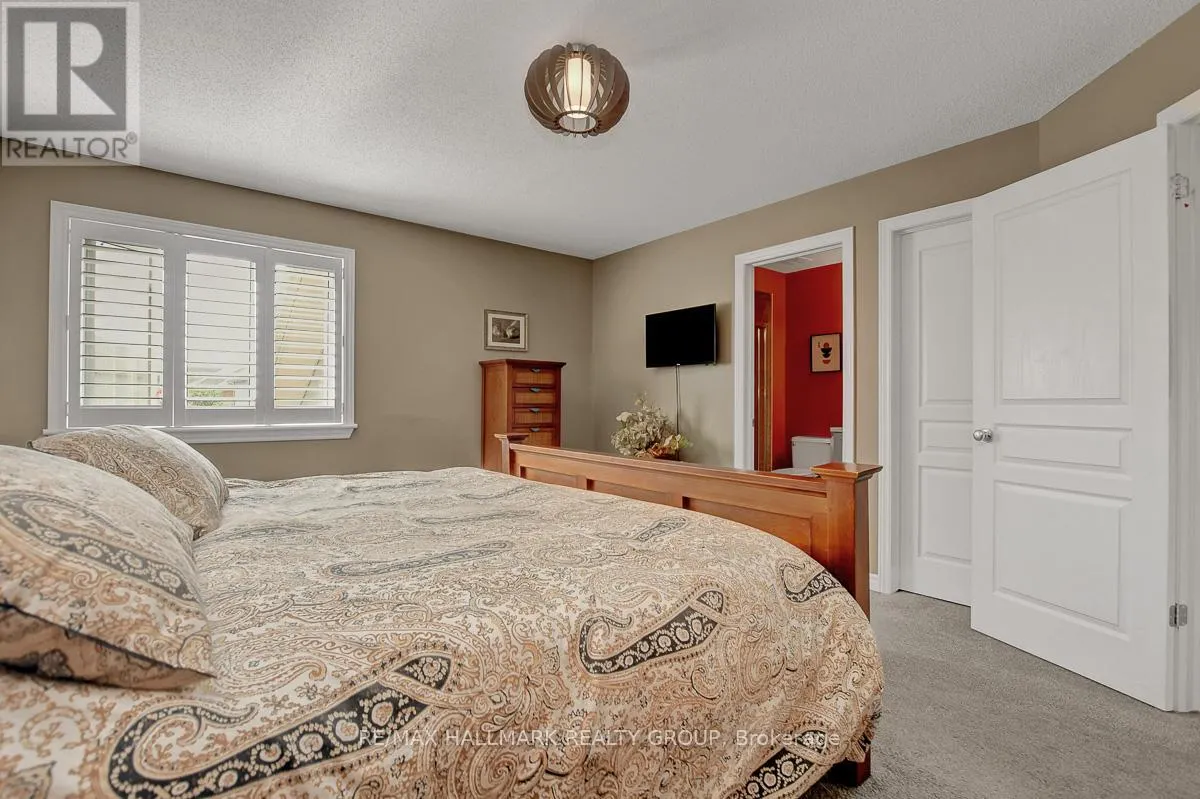 755 BOWERCREST CRESCENT