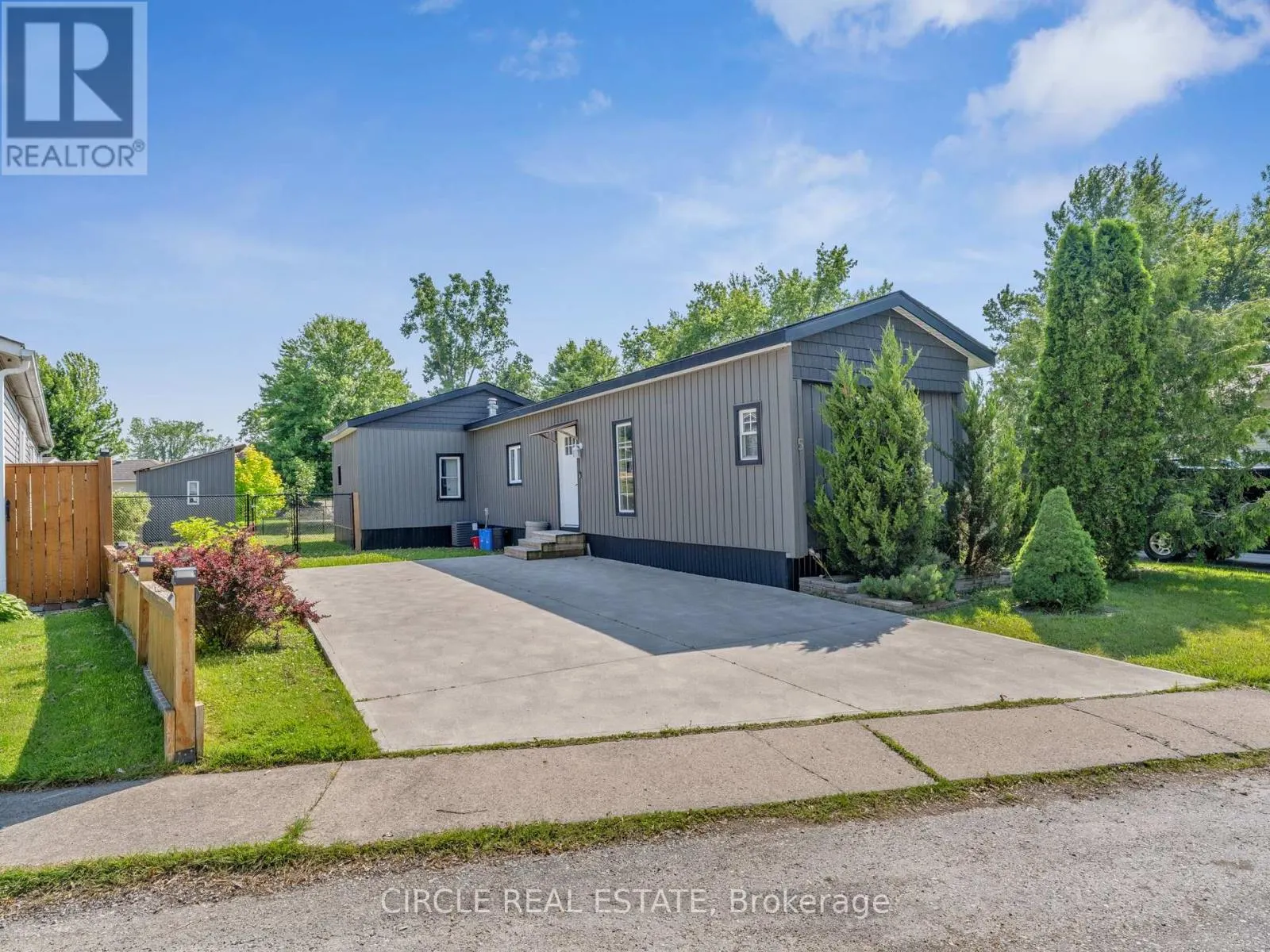 5 MAPLE DRIVE
