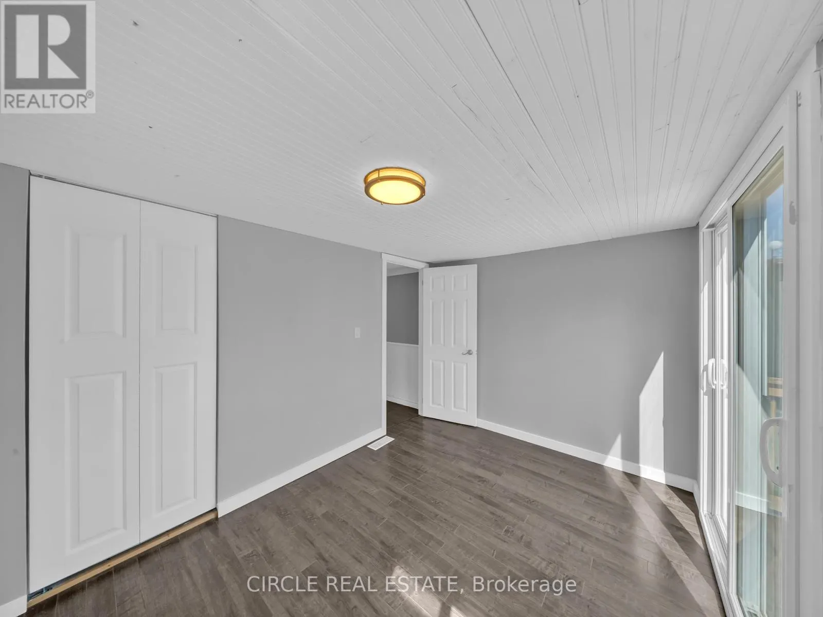 5 MAPLE DRIVE
