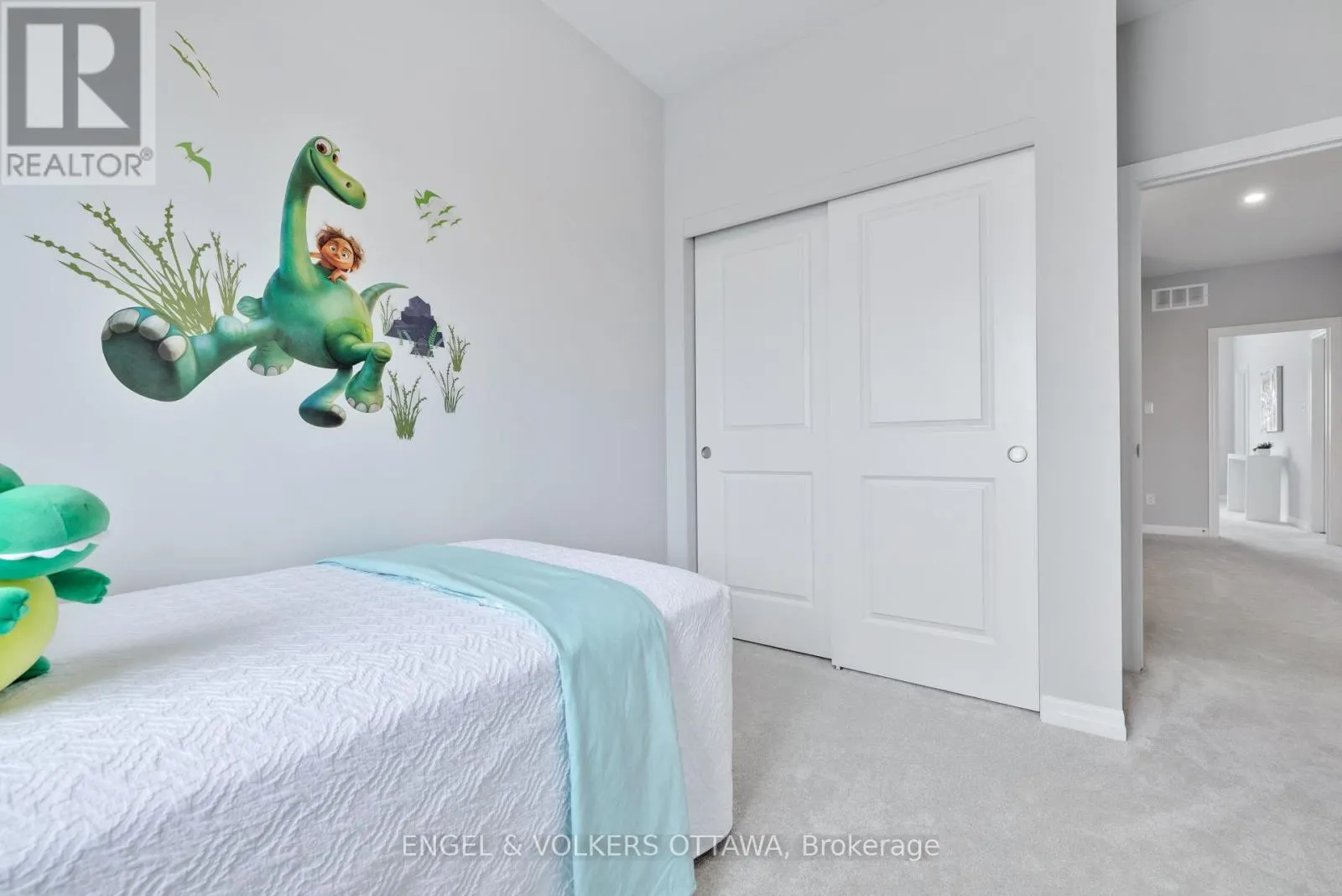 624 MIKINAK ROAD