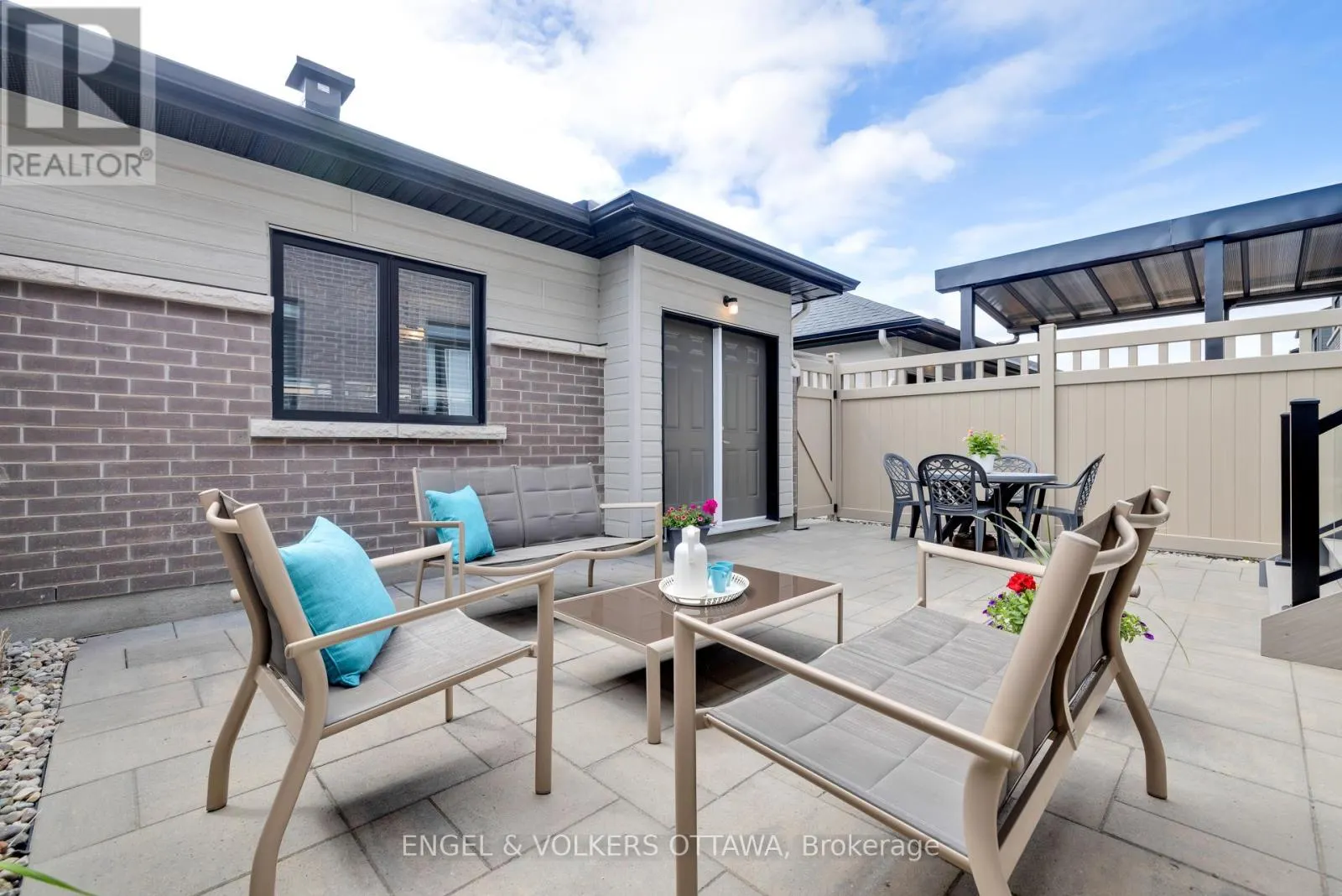 624 MIKINAK ROAD