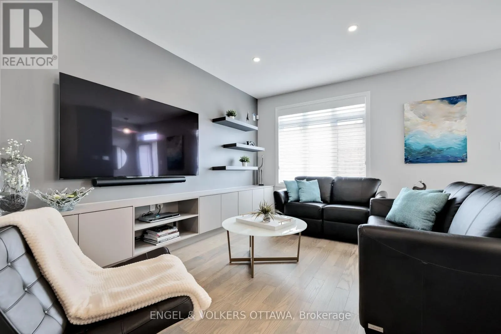 624 MIKINAK ROAD