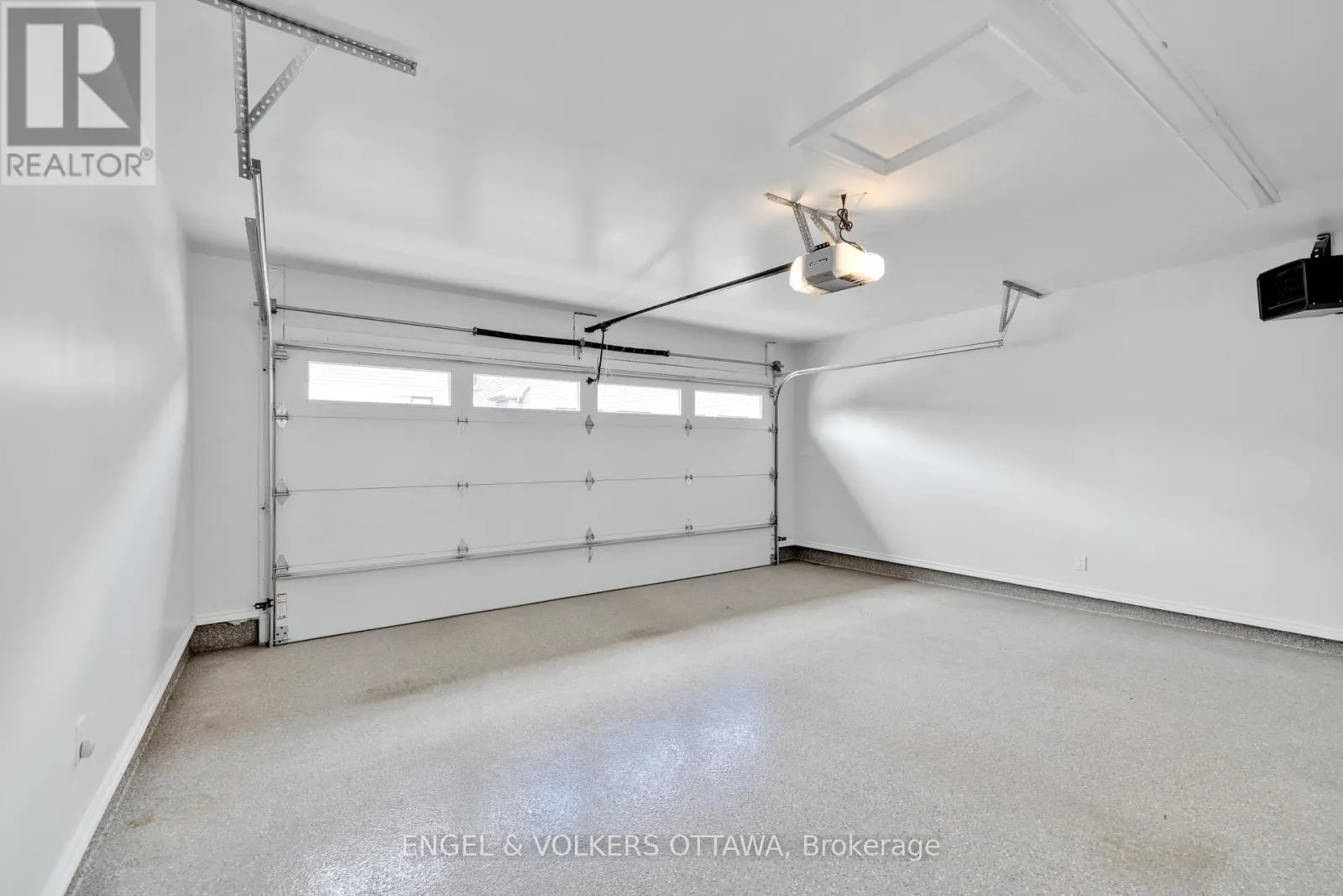 624 MIKINAK ROAD