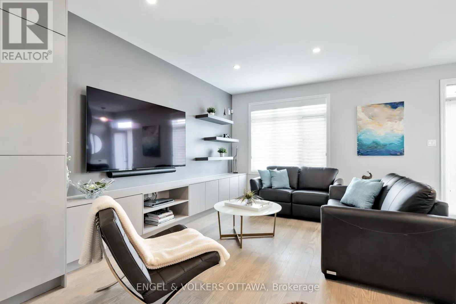 624 MIKINAK ROAD