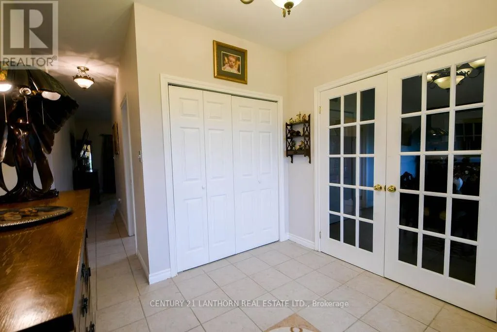 82 LIVINGWOOD CRESCENT