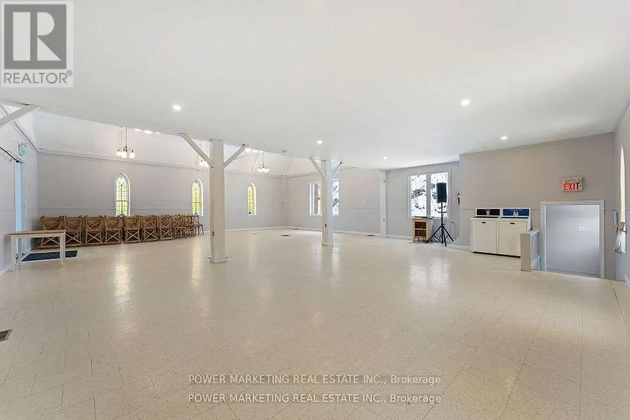 2476 OLD MONTREAL ROAD