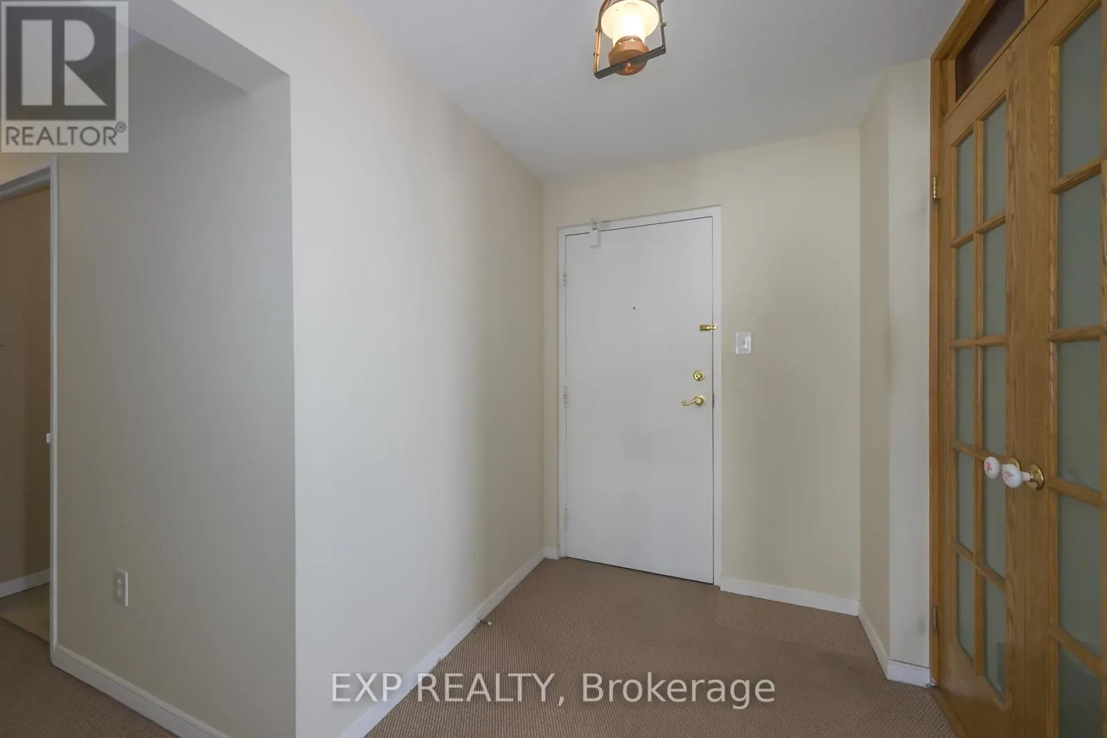 910 - 570 PROUDFOOT LANE, #910