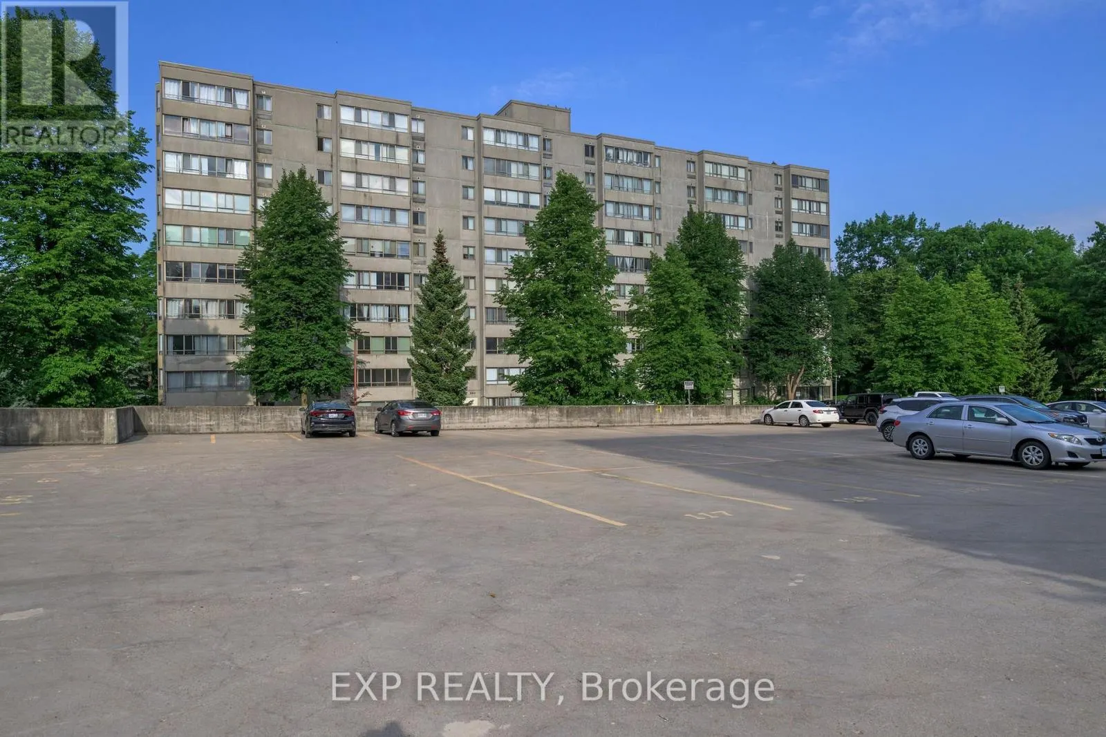 910 - 570 PROUDFOOT LANE, #910