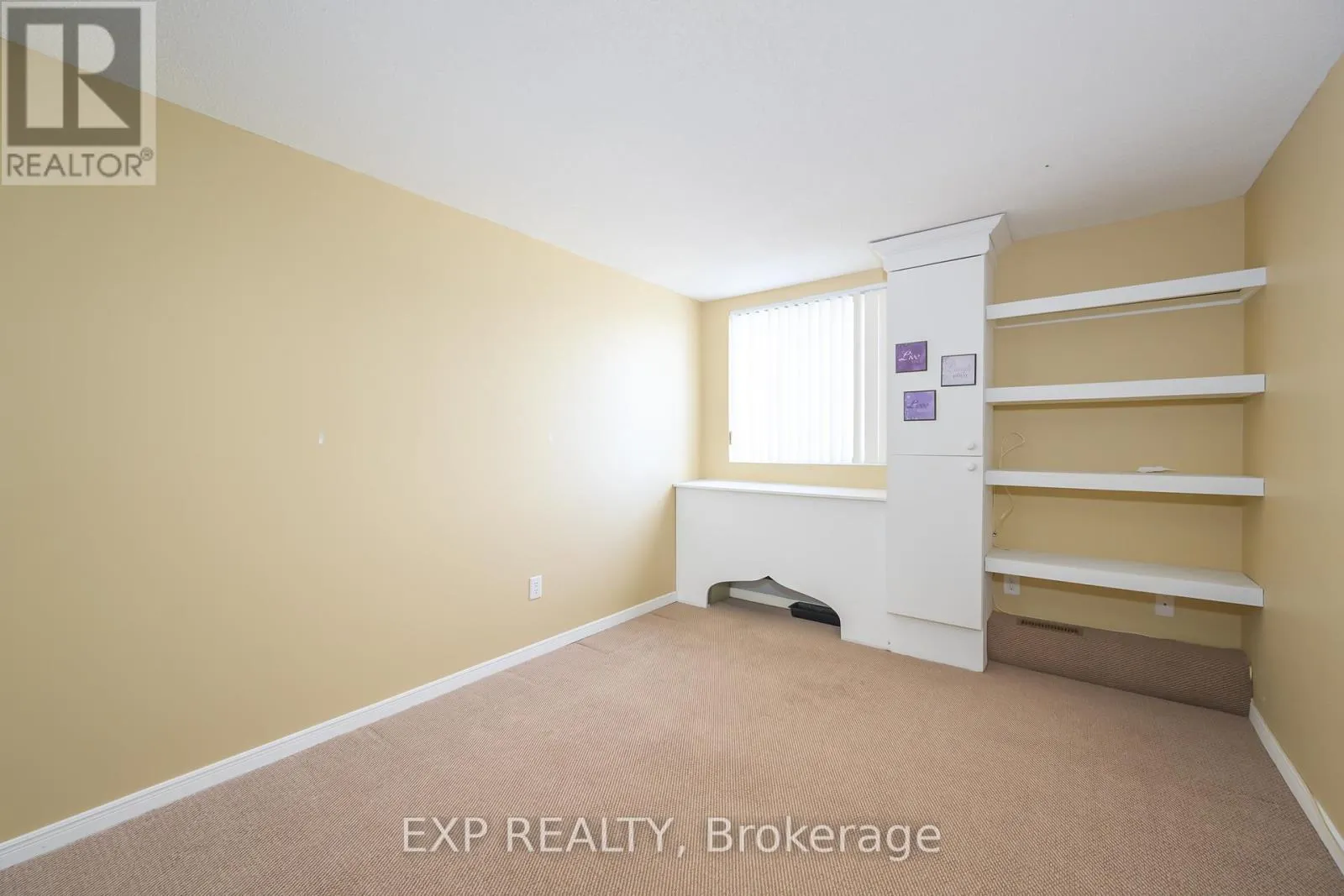 910 - 570 PROUDFOOT LANE, #910