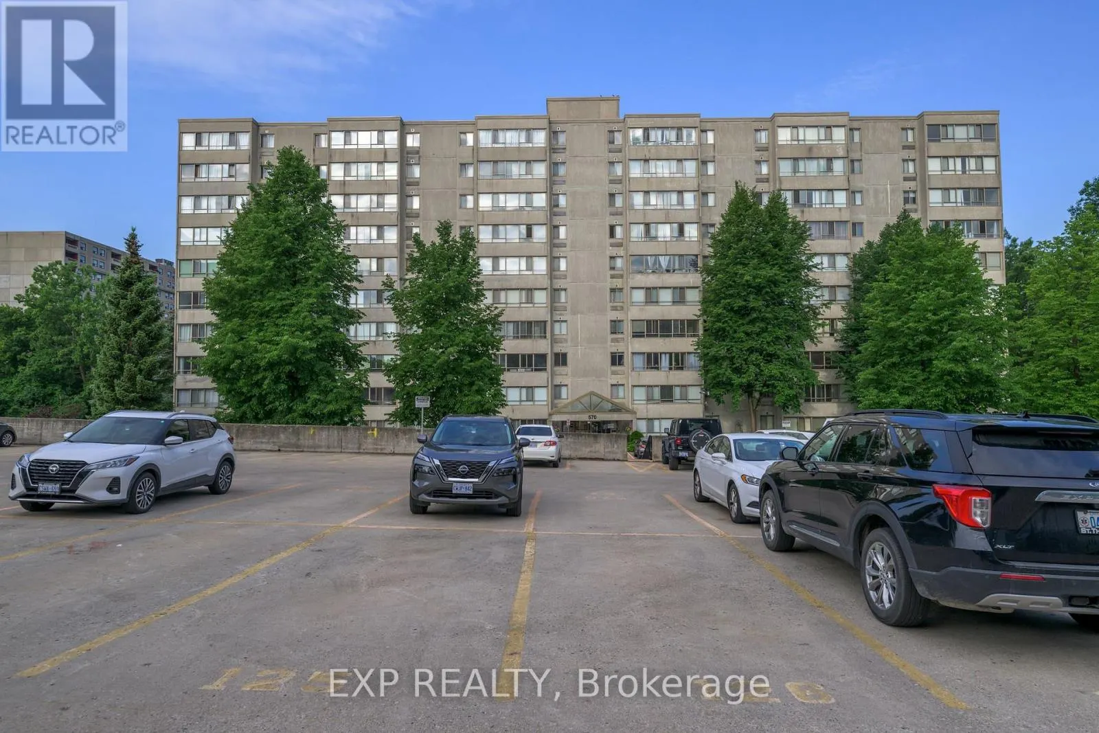 910 - 570 PROUDFOOT LANE, #910