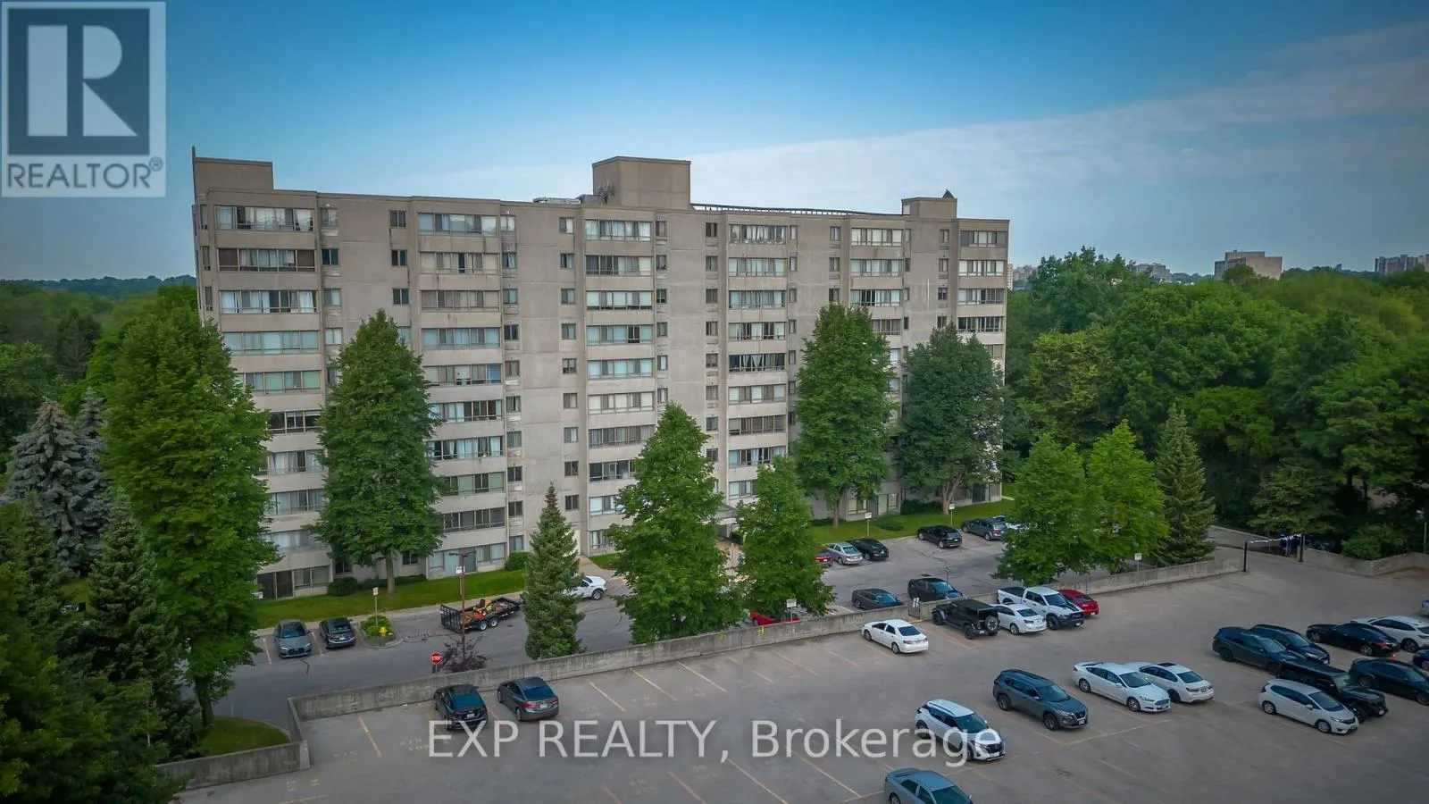910 - 570 PROUDFOOT LANE, #910