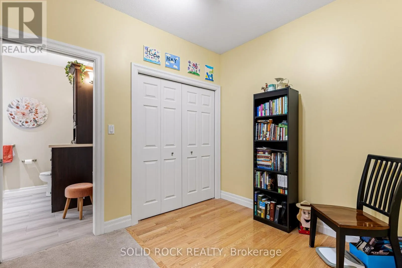 1021 CRESTWOOD DRIVE