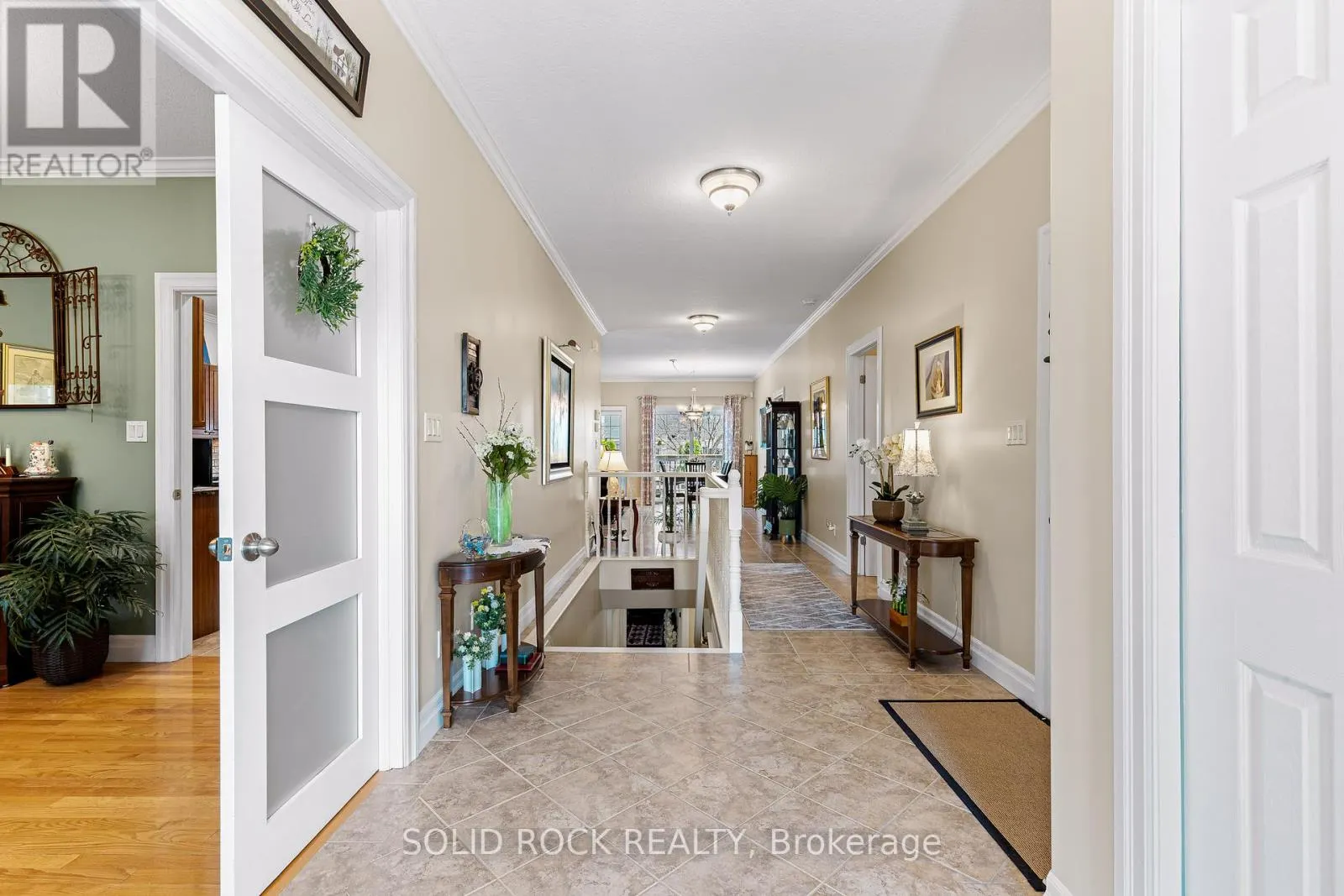 1021 CRESTWOOD DRIVE