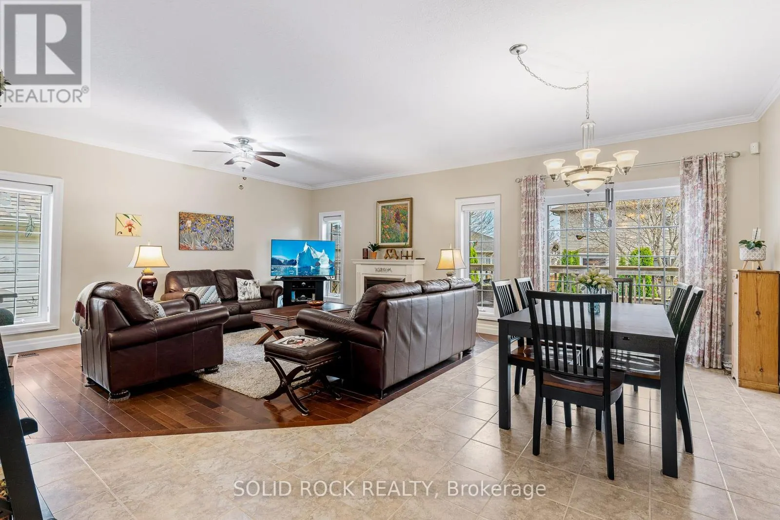 1021 CRESTWOOD DRIVE