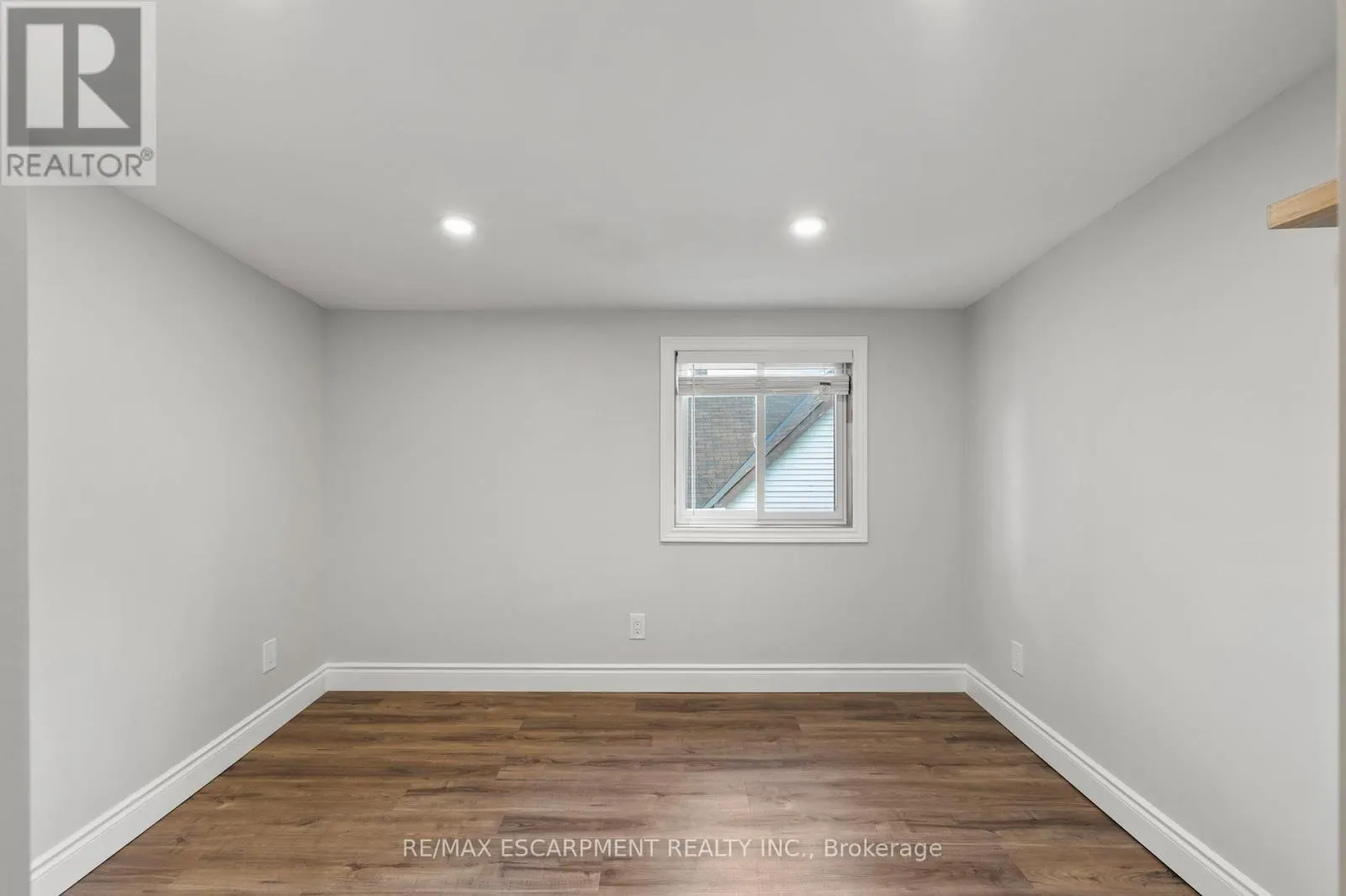 206 NIAGARA FALLS ROAD