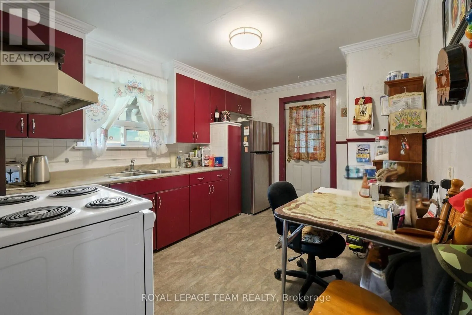 1424 ROSENTHAL AVENUE