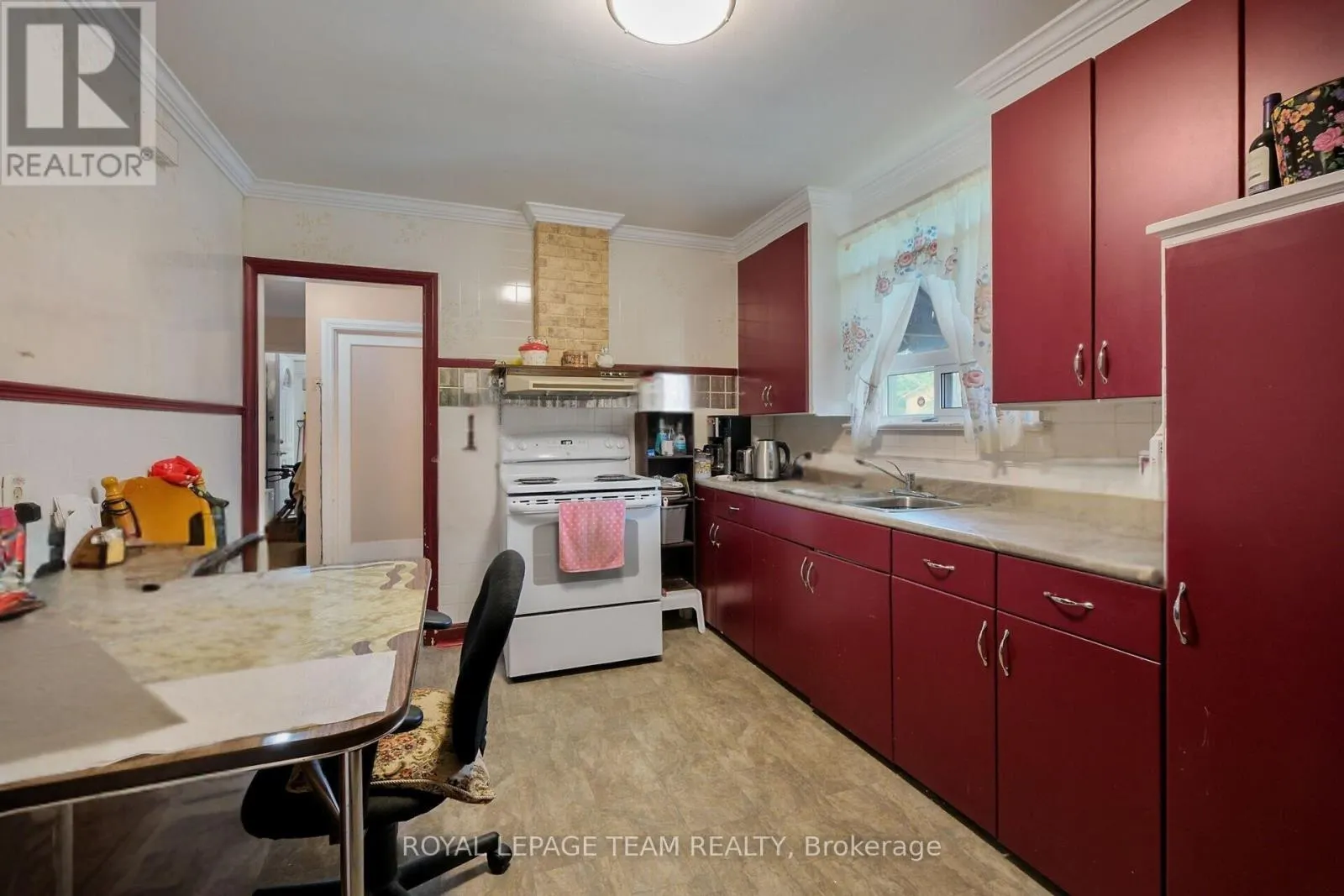 1424 ROSENTHAL AVENUE