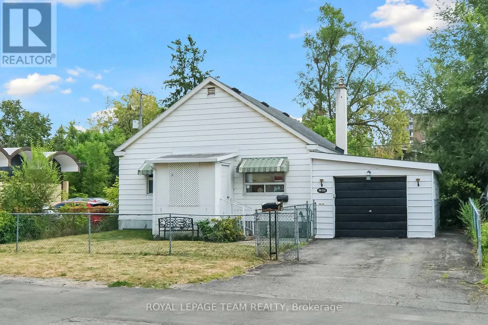 1424 ROSENTHAL AVENUE